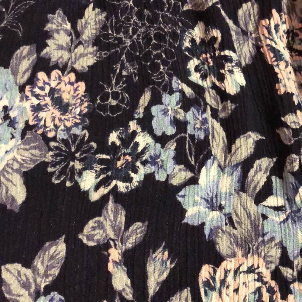 Women’s blouse. - Picture 2 of 3
